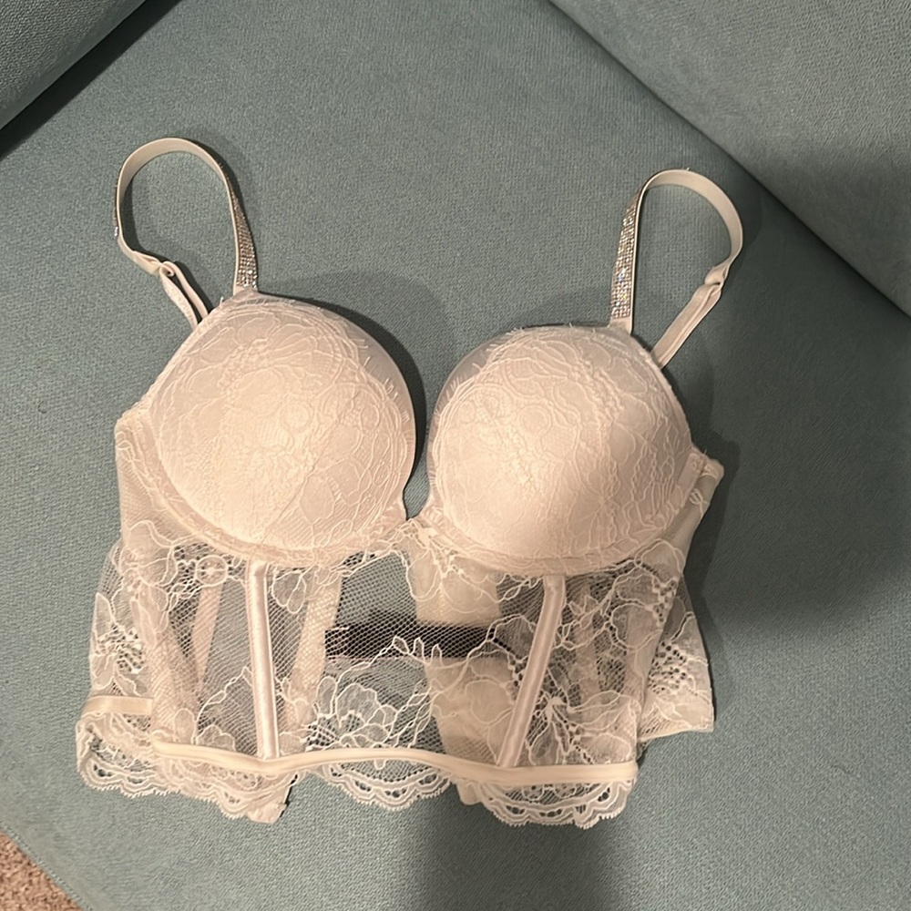 White Lace Very Sexy Push-Up Bra 😍😍👀